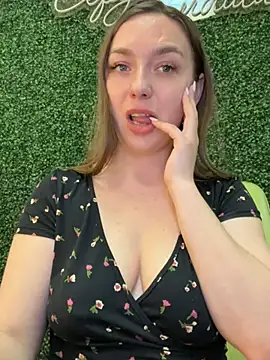 Snapshot of Janeee chatting on 02.15.25 Janeee online show from 02.15.25