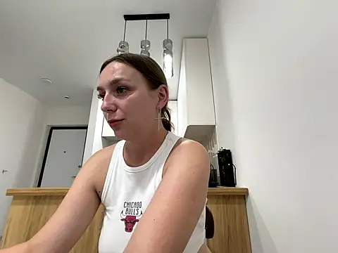 Snapshot of Janeee chatting on 09.24.25 Janeee online show from 09.24.25
