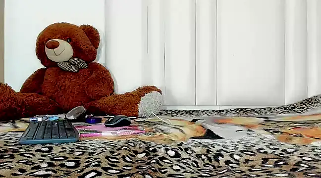 Snapshot of megann_williams chatting on 02.14.25 megann williams online show from 02.14.25