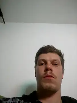 Snapshot of mojpipik21cm chatting on 11.19.25 mojpipik21cm online show from 11.19.25