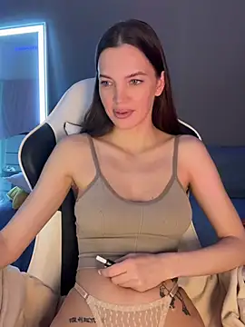 julia fly online show from 01.19.26