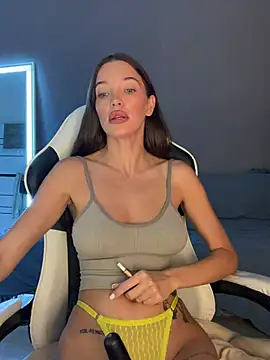 julia fly online show from 07.07.26