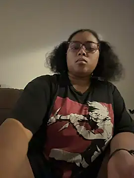 Snapshot of lunaxbat chatting on 11.16.25 lunaxbat online show from 11.16.25