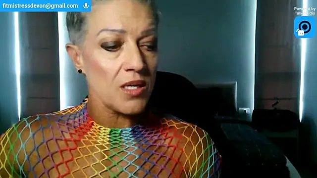 Snapshot of Devon2020 chatting on 07.02.26 Devon2020 online show from 07.02.26
