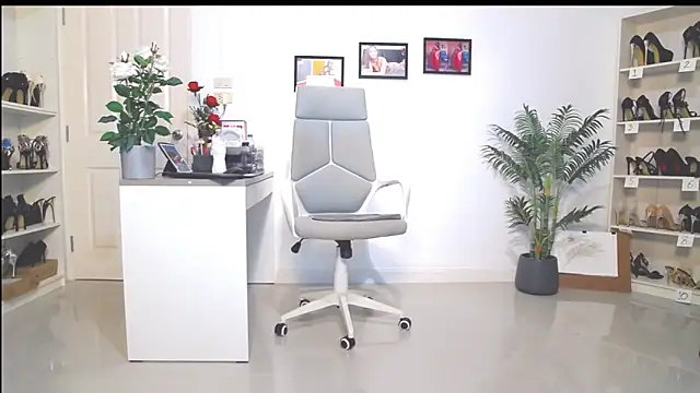 Hotbeebee online show from 03.09.25