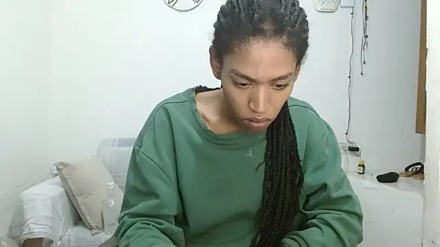 Snapshot of angelamarie1 chatting on 06.17.26 angelamarie1 online show from 06.17.26