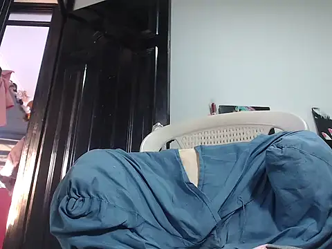 Snapshot of pamelabigcock69 chatting on 09.13.25 pamelabigcock69 online show from 09.13.25