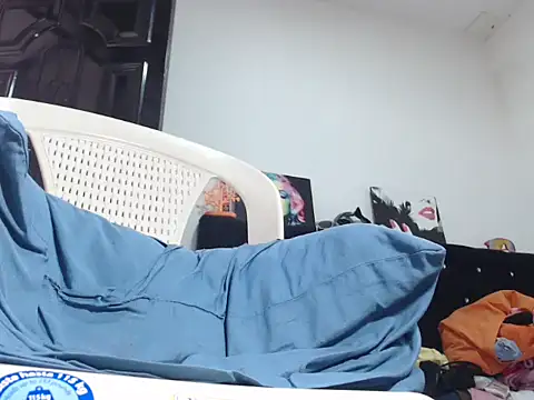 Snapshot of pamelabigcock69 chatting on 09.24.25 pamelabigcock69 online show from 09.24.25