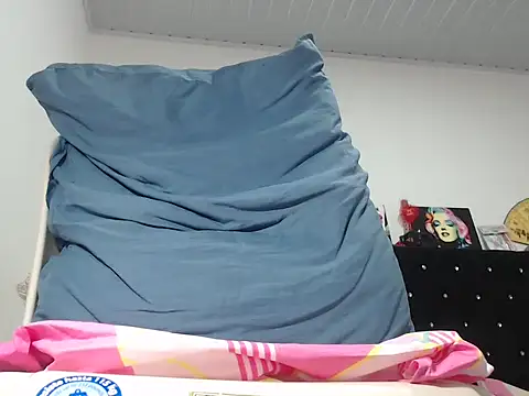 Snapshot of pamelabigcock69 chatting on 11.29.25 pamelabigcock69 online show from 11.29.25