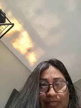 Snapshot of katyzum chatting on 09.18.25 katyzum online show from 09.18.25