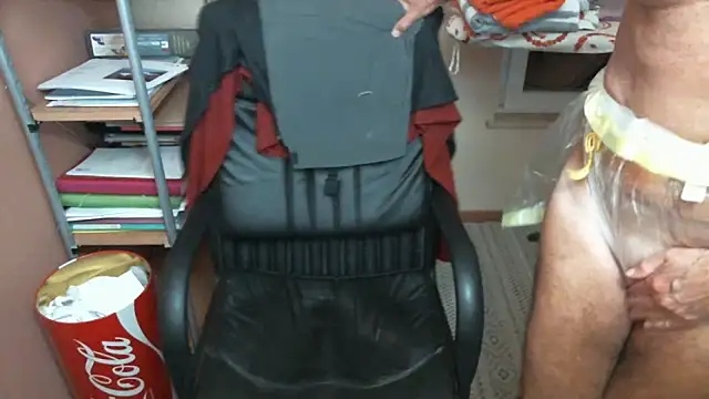 Snapshot of olibrius71 chatting on 10.19.25 olibrius71 online show from 10.19.25