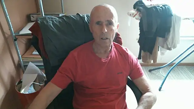Snapshot of olibrius71 chatting on 02.21.26 olibrius71 online show from 02.21.26