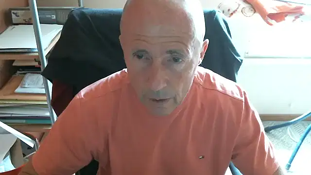 Snapshot of olibrius71 chatting on 05.18.26 olibrius71 online show from 05.18.26