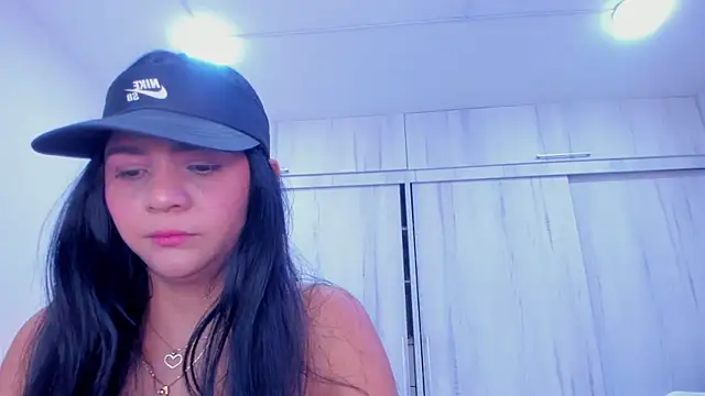 Snapshot of paola_rodriguez chatting on 01.08.25 paola rodriguez online show from 01.08.25