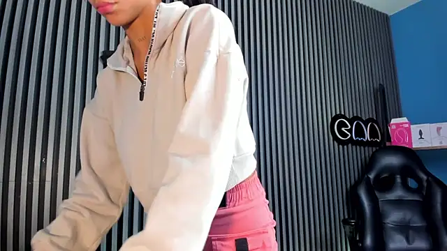 LauraAristizabal online show from 02.21.25