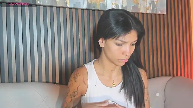 LauraAristizabal online show from 10.05.25