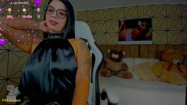 Snapshot of vane_lopez_ chatting on 02.07.26 vane lopez online show from 02.07.26