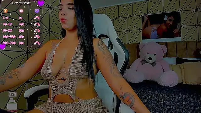 Snapshot of vane_lopez_ chatting on 02.10.26 vane lopez online show from 02.10.26