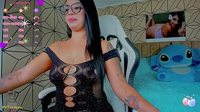 Snapshot of vane_lopez_ chatting on 02.27.26 vane lopez online show from 02.27.26