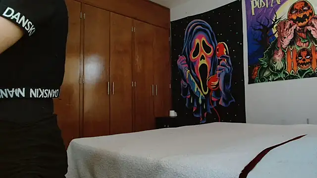 Snapshot of MINI_Petite chatting on 03.01.26 MINI Petite online show from 03.01.26