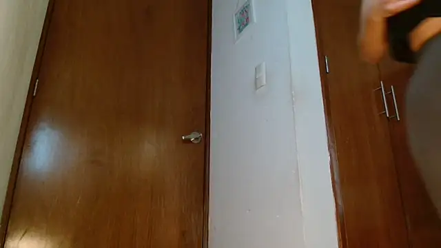 Snapshot of MINI_Petite chatting on 04.16.26 MINI Petite online show from 04.16.26