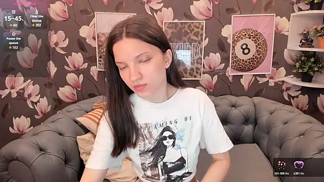Snapshot of MelaniGrand chatting on 05.22.26 MelaniGrand online show from 05.22.26