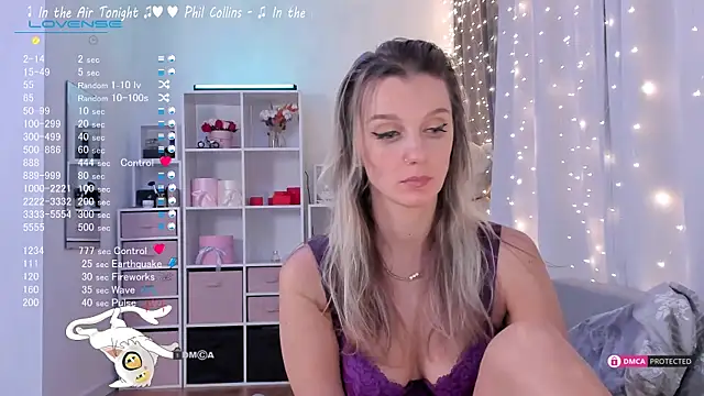 Snapshot of Karamelsw_ chatting on 01.19.25 Karamelsw online show from 01.19.25