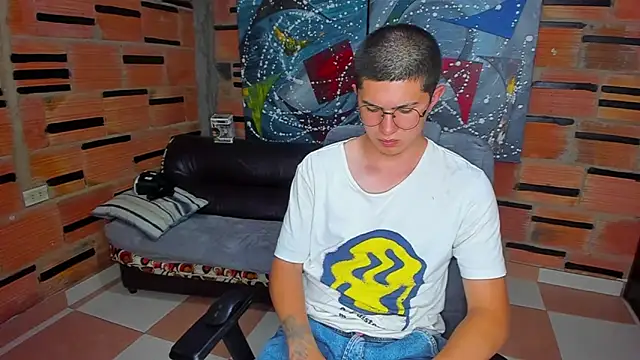 Snapshot of patrik_027 chatting on 01.23.25 patrik 027 online show from 01.23.25