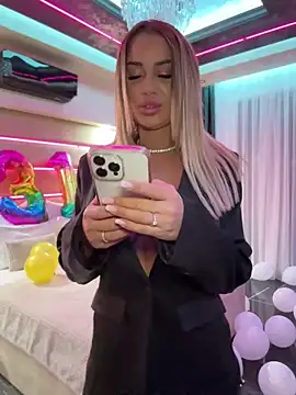 KirstieVegas online show from 01.23.25