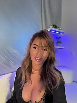 KirstieVegas online show from 11.14.25