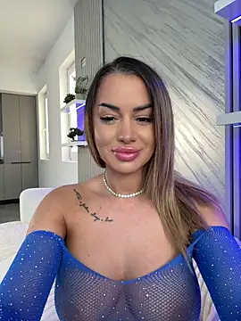 Snapshot of KirstieVegas chatting on 04.19.26 KirstieVegas online show from 04.19.26