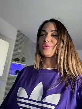 Snapshot of KirstieVegas chatting on 05.25.26 KirstieVegas online show from 05.25.26