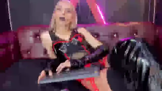 Snapshot of Victoria_Badgal_ chatting on 12.18.24 Victoria Badgal online show from 12.18.24