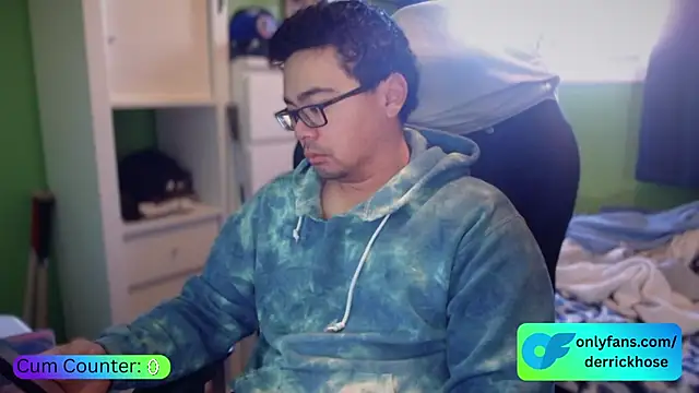 Snapshot of DerrickHose chatting on 11.16.25 DerrickHose online show from 11.16.25