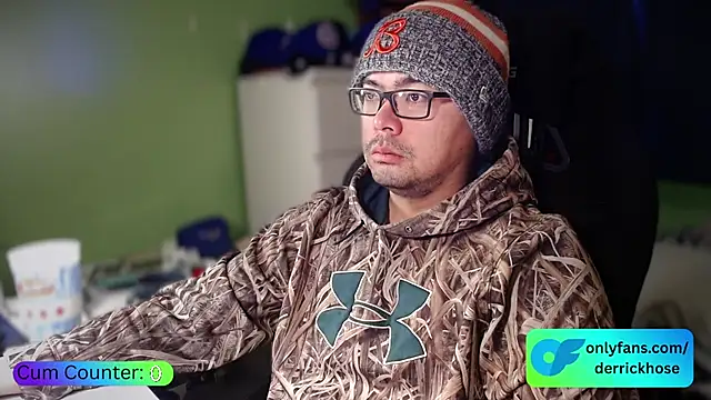 Snapshot of DerrickHose chatting on 11.18.25 DerrickHose online show from 11.18.25