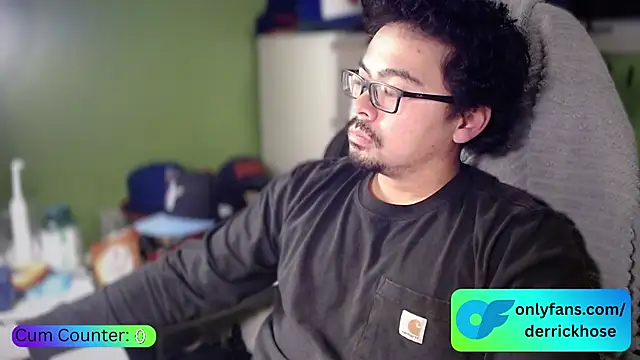 Snapshot of DerrickHose chatting on 01.10.26 DerrickHose online show from 01.10.26