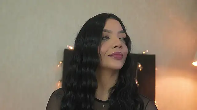 sarah hiill online show from 04.15.26