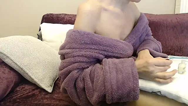 Snapshot of Galadriel chatting on 01.18.25 Galadriel online show from 01.18.25