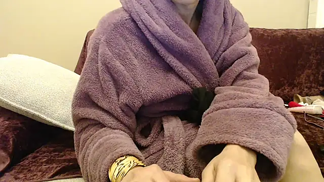 Snapshot of Galadriel chatting on 03.08.25 Galadriel online show from 03.08.25