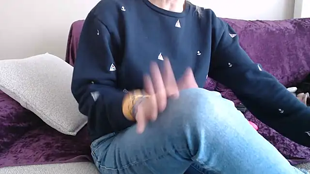 Snapshot of Galadriel chatting on 03.22.25 Galadriel online show from 03.22.25