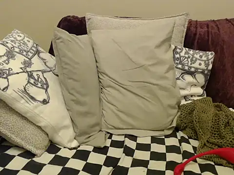 Snapshot of Galadriel chatting on 09.11.25 Galadriel online show from 09.11.25