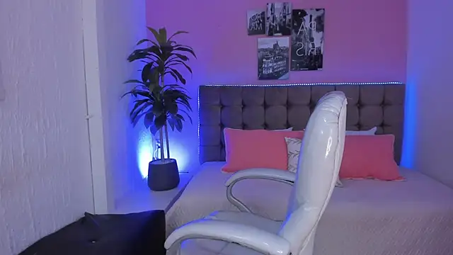 Stefhanyblow online show from 02.19.25