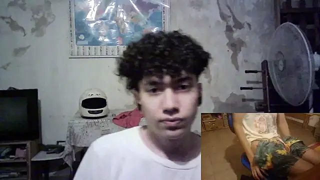 Snapshot of Emv2 chatting on 01.19.26 Emv2 online show from 01.19.26