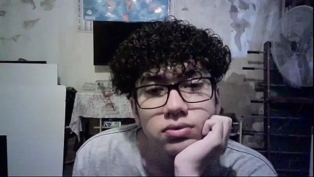 Snapshot of Emv2 chatting on 02.18.26 Emv2 online show from 02.18.26