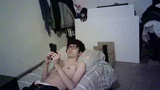 Snapshot of Emv2 chatting on 03.09.26 Emv2 online show from 03.09.26