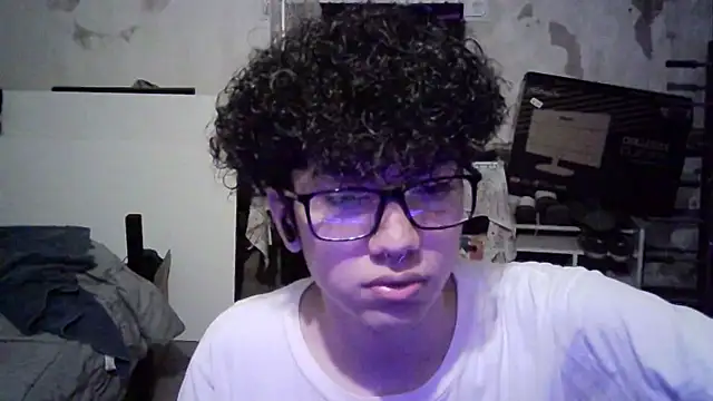 Snapshot of Emv2 chatting on 03.11.26 Emv2 online show from 03.11.26