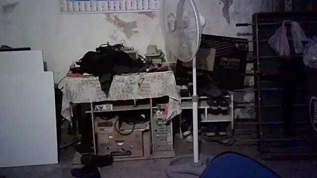 Snapshot of Emv2 chatting on 03.21.26 Emv2 online show from 03.21.26