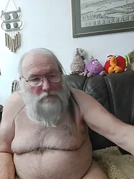 Snapshot of SexySantaC chatting on 05.19.26 SexySantaC online show from 05.19.26