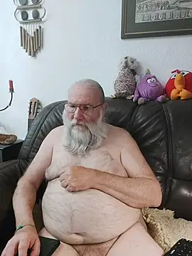 Snapshot of SexySantaC chatting on 05.20.26 SexySantaC online show from 05.20.26