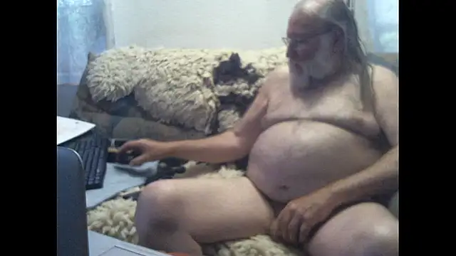 Snapshot of SexySantaC chatting on 06.04.26 SexySantaC online show from 06.04.26